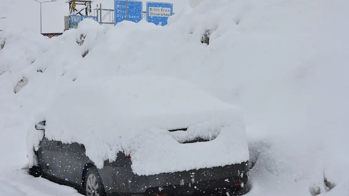 Bitlis'te 311 köy yolu ulaşıma kapandı
