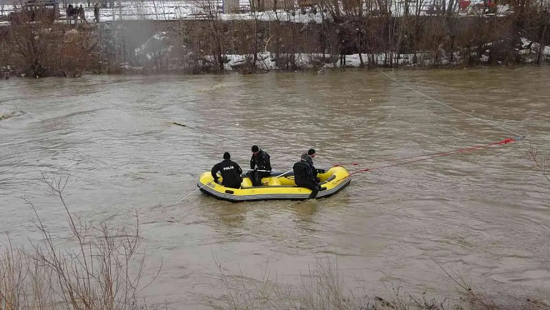 Karasu Nehri'ne düşen Yağmur'u arama çalışmalarına 10. günde de ara verildi
