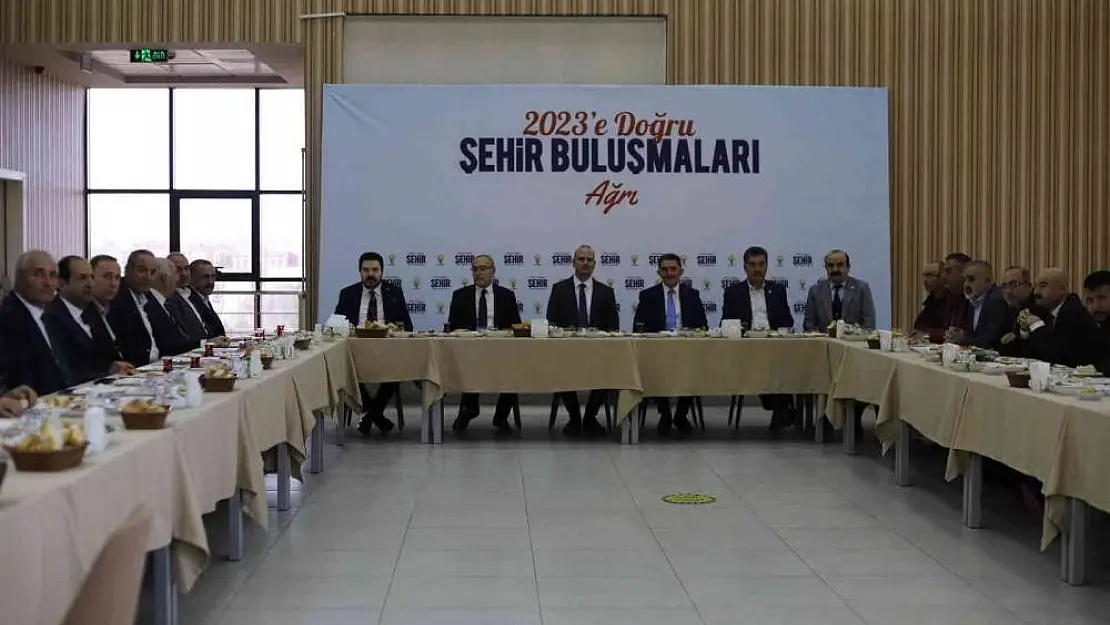 AK Parti'li İleri: 'Muhalefet inşa etmekten ziyade yıkmaya ve yıldırmaya odaklanmış'
