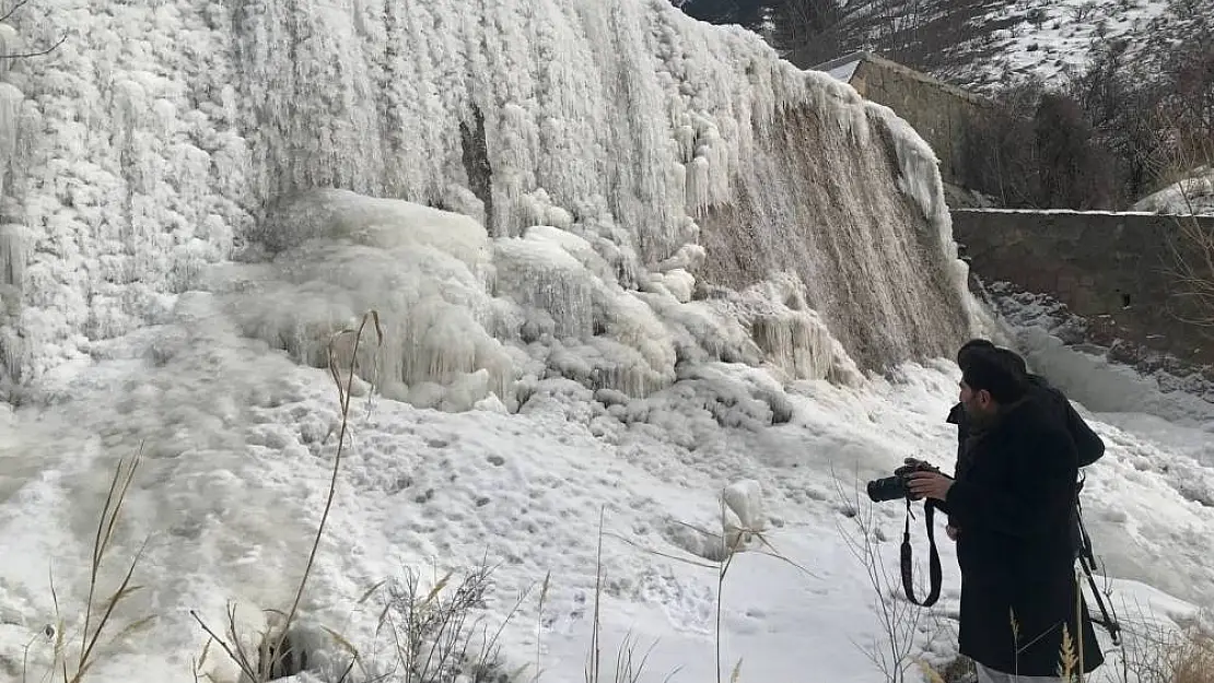 Doğu Anadolu'da kar durdu, soğuk hava etkisini artırdı