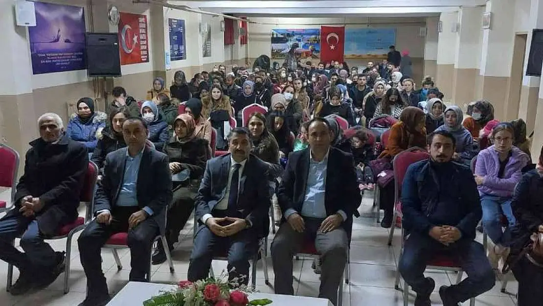 Doç. Dr. Teyfur, Eleşkirt'te öğretmenlere seminer verdi
