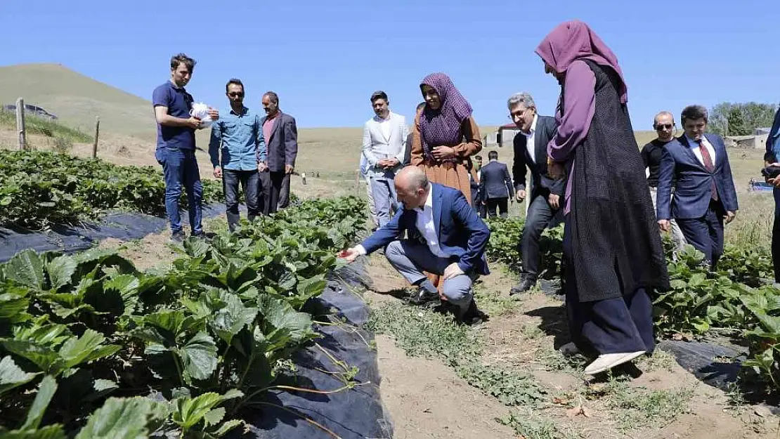 Ağrı Valisi Varol'dan Kadın Kooperatifi'ne ziyaret
