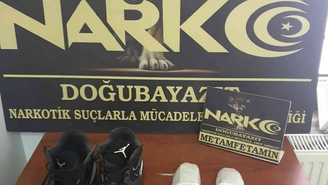 İran uyruklu şahsın ayakkabısında metamfetamin ele geçirildi
