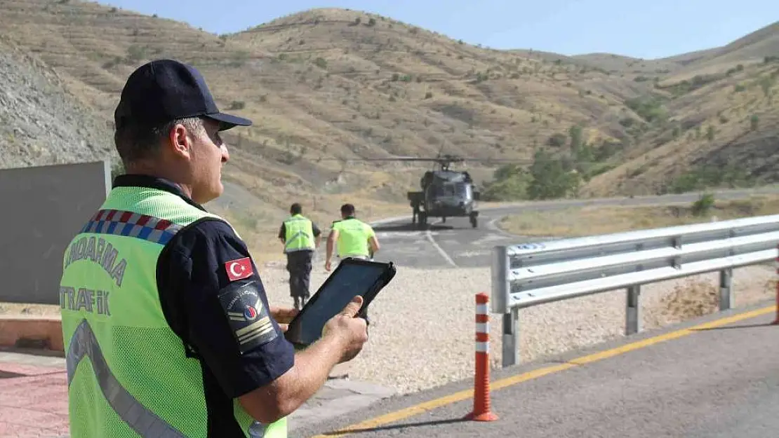 Elazığ'da bayram tatili dönüşü helikopter destekli trafik denetimi
