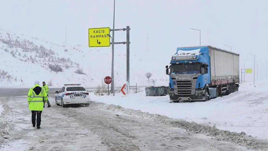 Doğu Anadolu'da kuvvetli kar yağışı