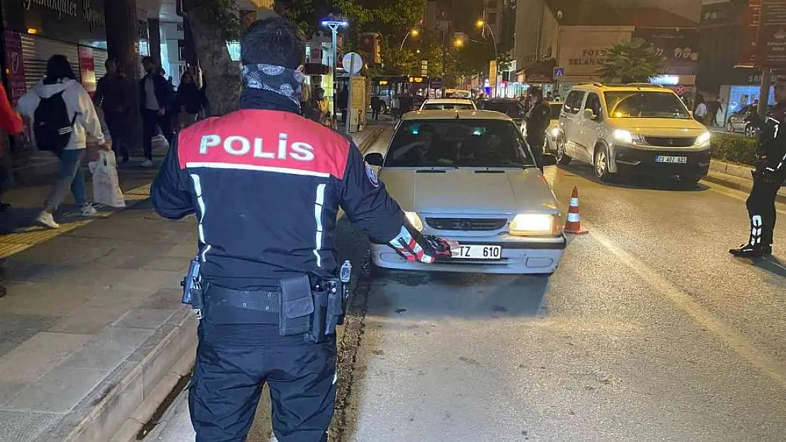 Elazığ'da denetimler sürüyor, polis göz açtırmıyor
