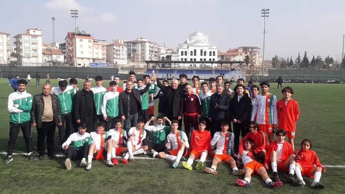 Yeşilyurt Belediyespor, namağlup şampiyon
