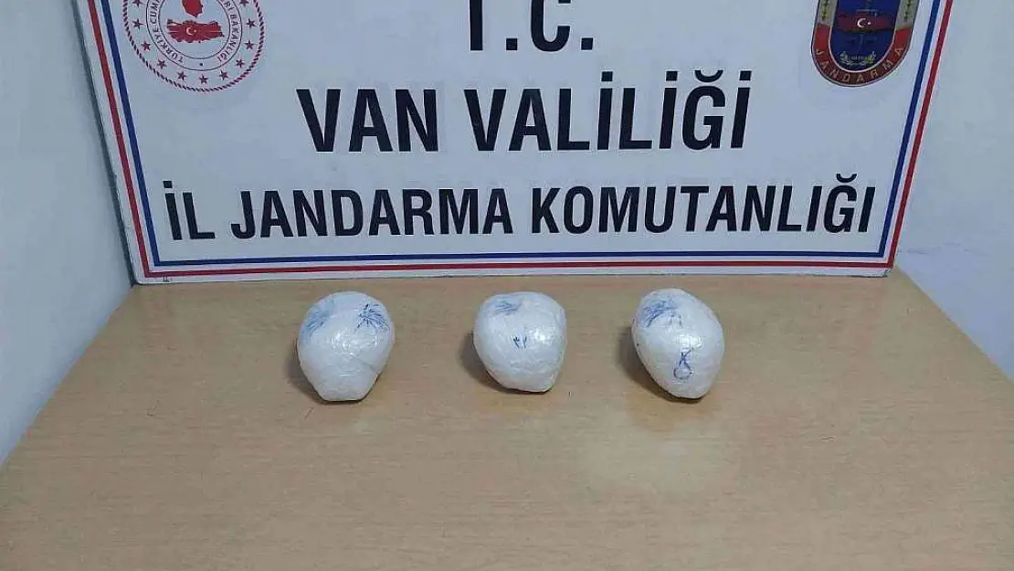 Dere yatağına atılan çantada 3 kilogram metamfetamin ele geçirildi
