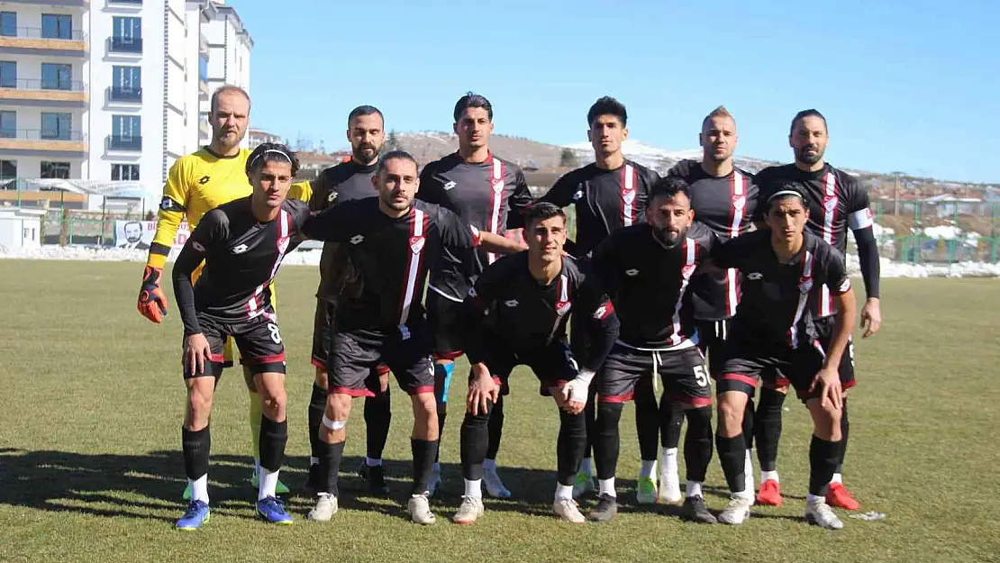 Elazığspor, Karaman'a 20 futbolcuyla gitti
