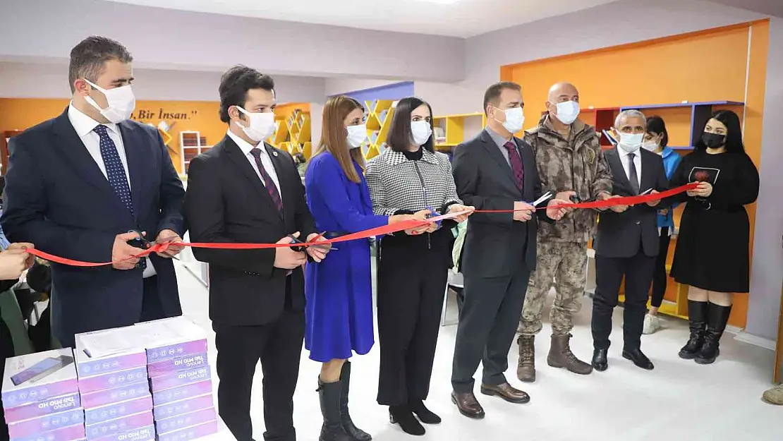 Hakkari'de kütüphane ve etüt merkezi açıldı
