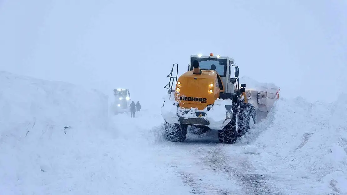 Kar kaplanlarından 50 günde 15 bin kilometre yol açma çalışması
