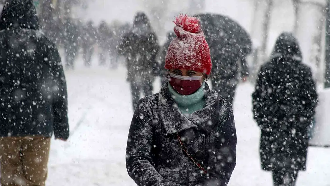 Erzincan'da kar yağışı
