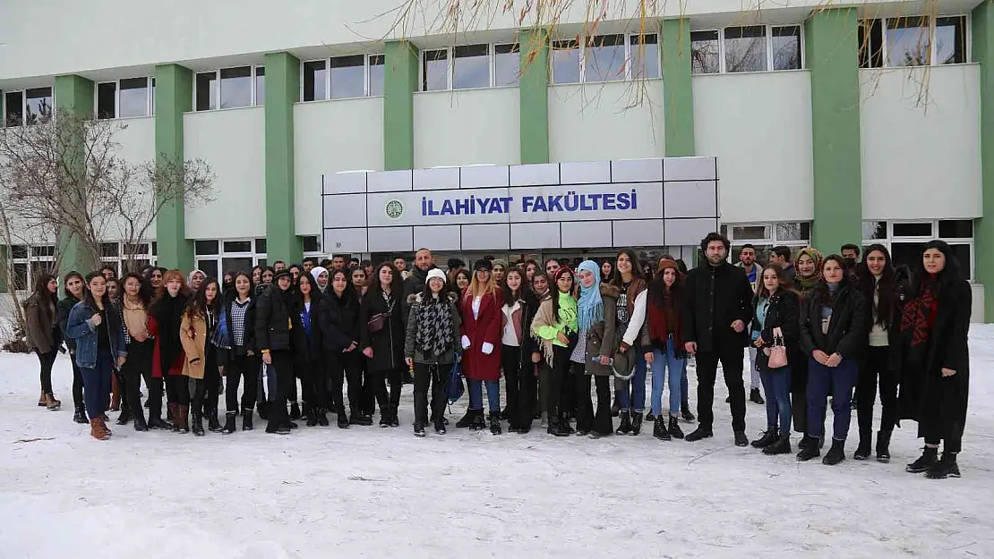 Başkaleli öğrencilere Erzurum gezisi
