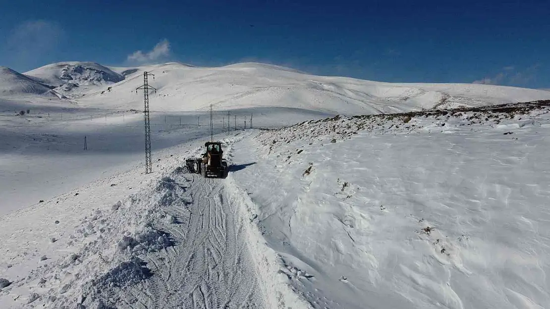 Iğdır'da 21 köy yolu ulaşıma kapandı
