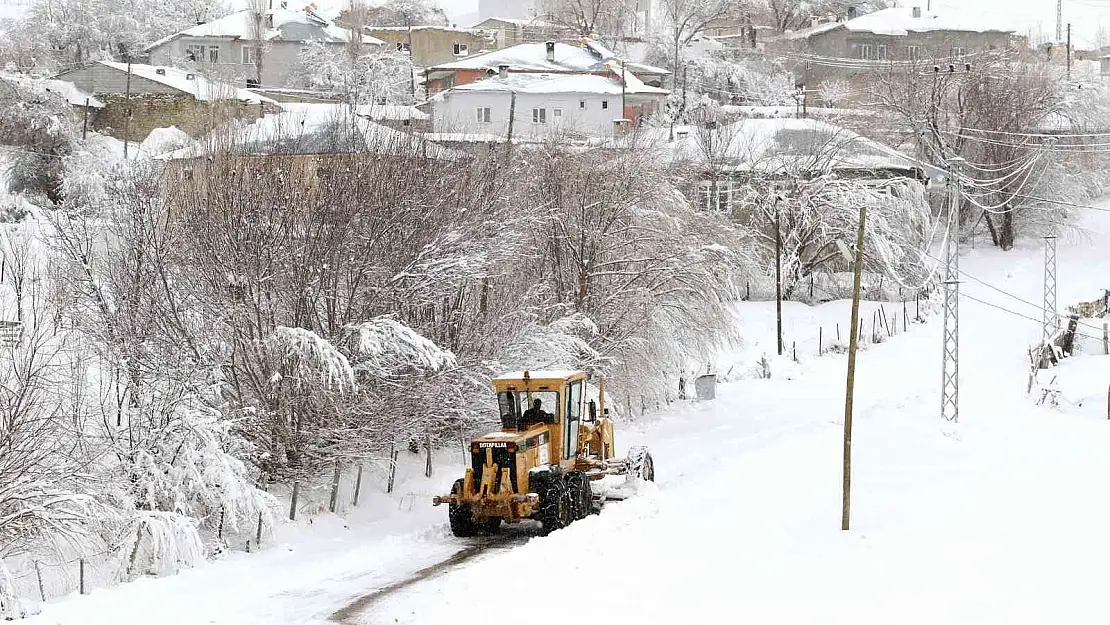 Van Büyükşehir Belediyesinden başarılı kar mesaisi
