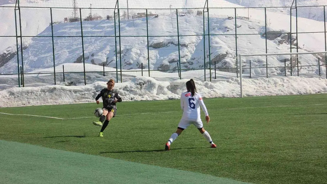 Hakkari Kadıngücü Takımı evinde berabere kaldı
