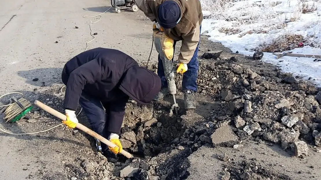 Ağrı Belediyesi Kışa Rağmen Altyapı Çalışmalarına Devam Ediyor