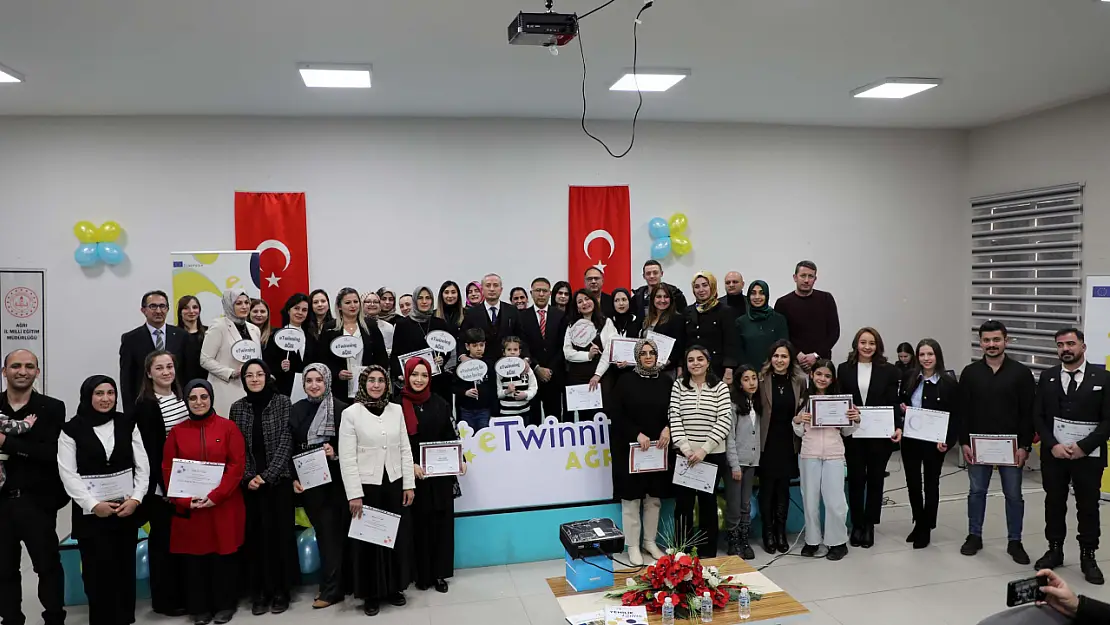 Ağrı'da eTwinning Başarısı: 50 Öğretmene Kalite Etiketi Belgeleri Takdim Edildi