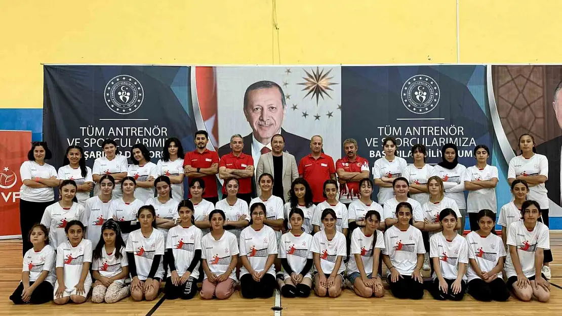 Ağrı'da 'Fabrika Voleybol' ile genç yıldızlar sahne alacak