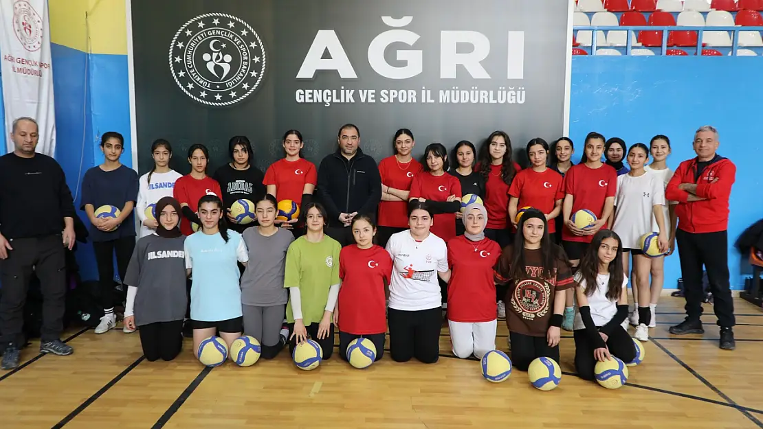 Ağrı'da Fabrika Voleybol Projesi Tüm Hızıyla Devam Ediyor