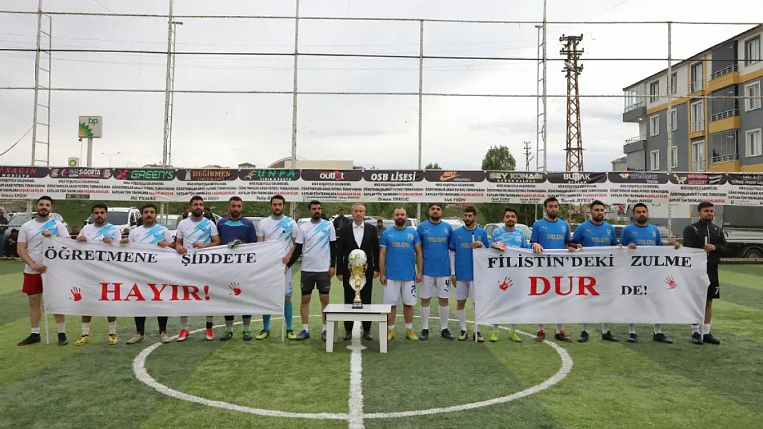 Ağrı'da geleneksel öğretmenler arası futbol turnuvası tamamlandı