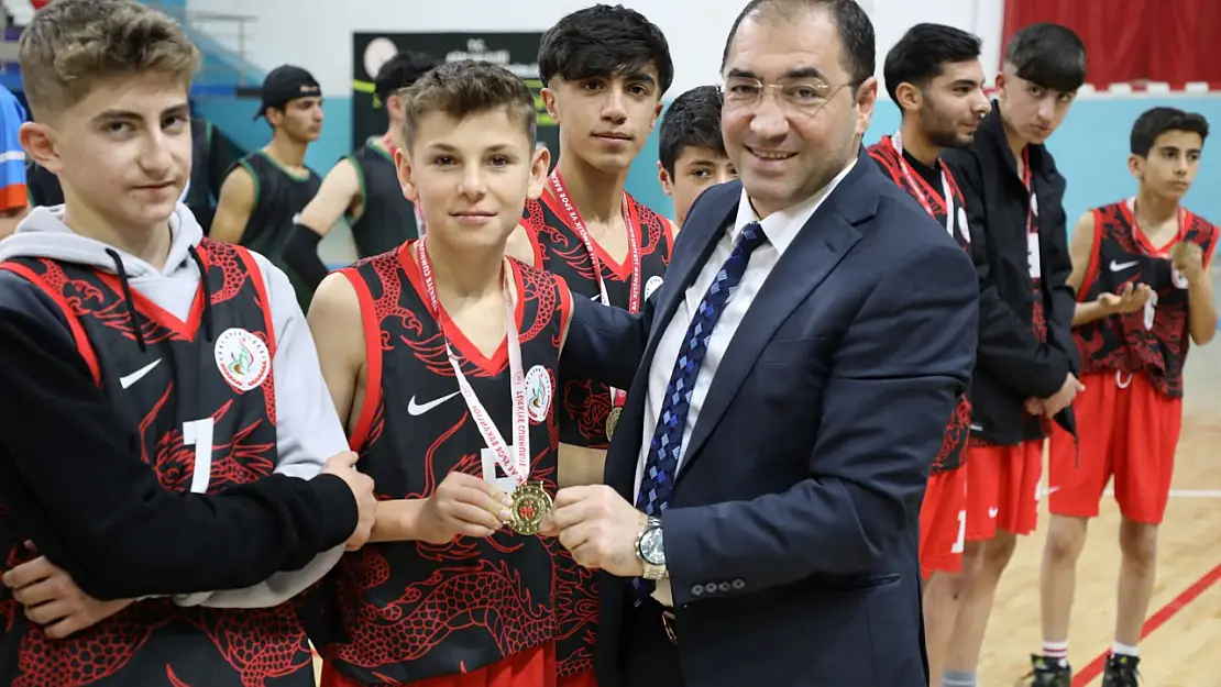 Ağrı'da Gençler Basketbol İl Birinciliği Müsabakaları Tamamlandı