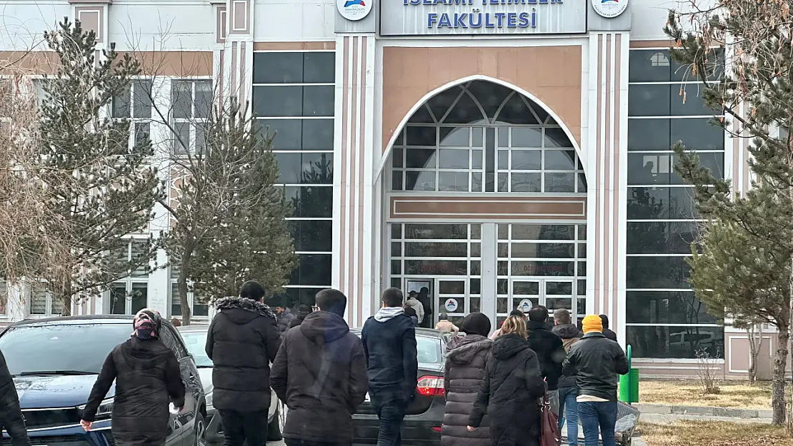 Ağrı'da Hafta Sonu AÖF Güz Dönemi Vize Heyecanı Yaşandı