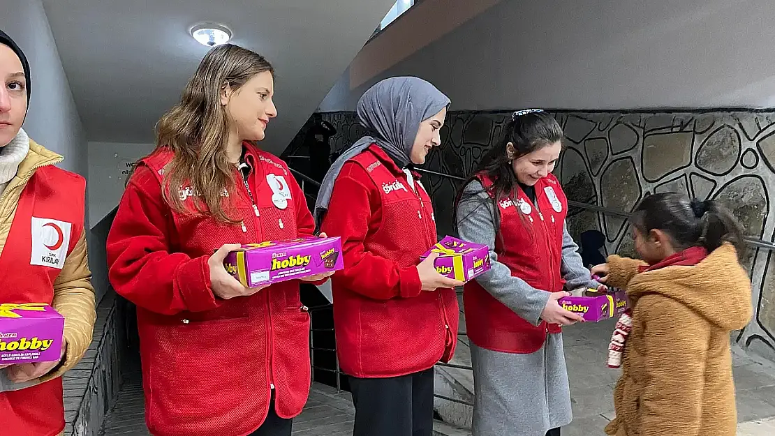 Ağrı'da Kızılay'dan Kandil Gecesine Özel İkram Etkinliği