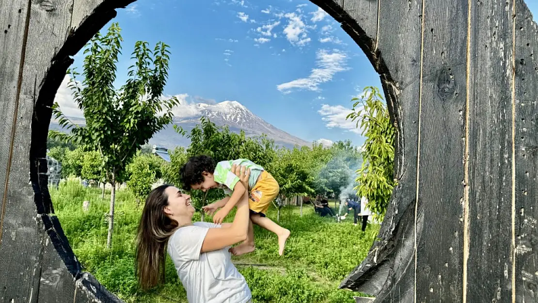 Ağrı Dağı ihtişamıyla göz kamaştırıyor