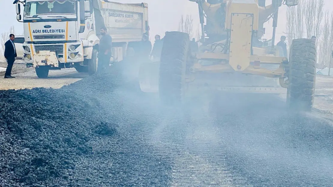 Ağrı'da bozulan yollar onarılıyor