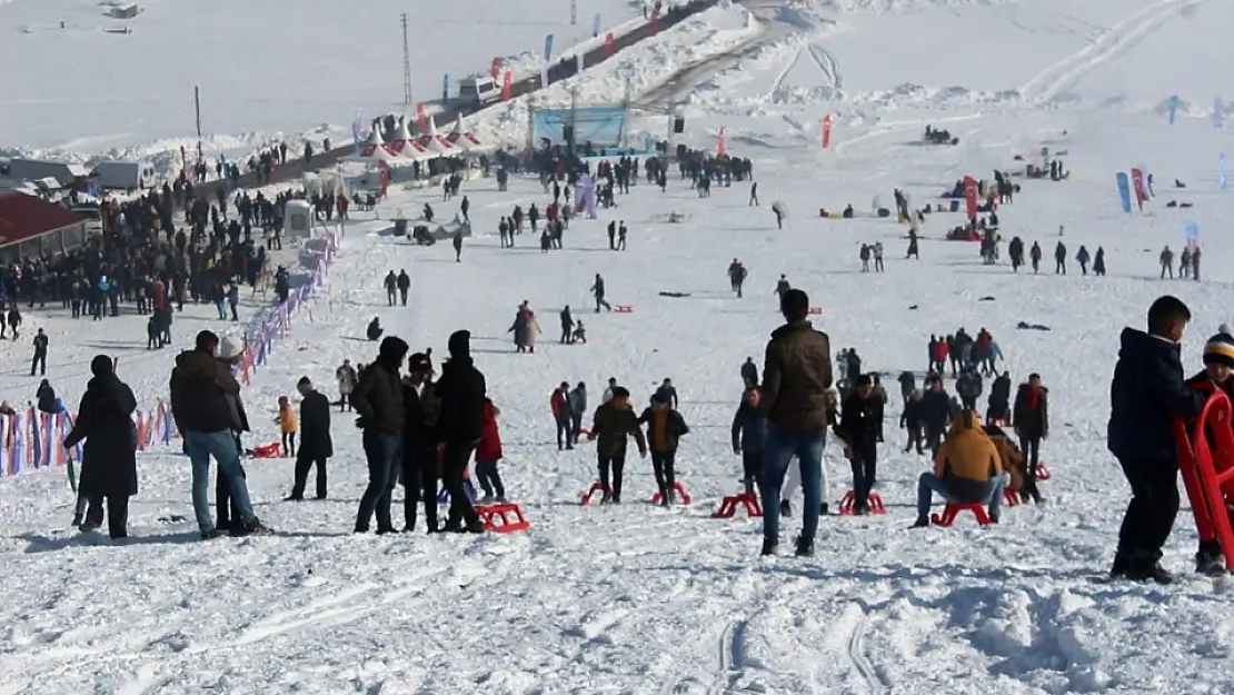 Van'da gençlik festivali düzenlendi
