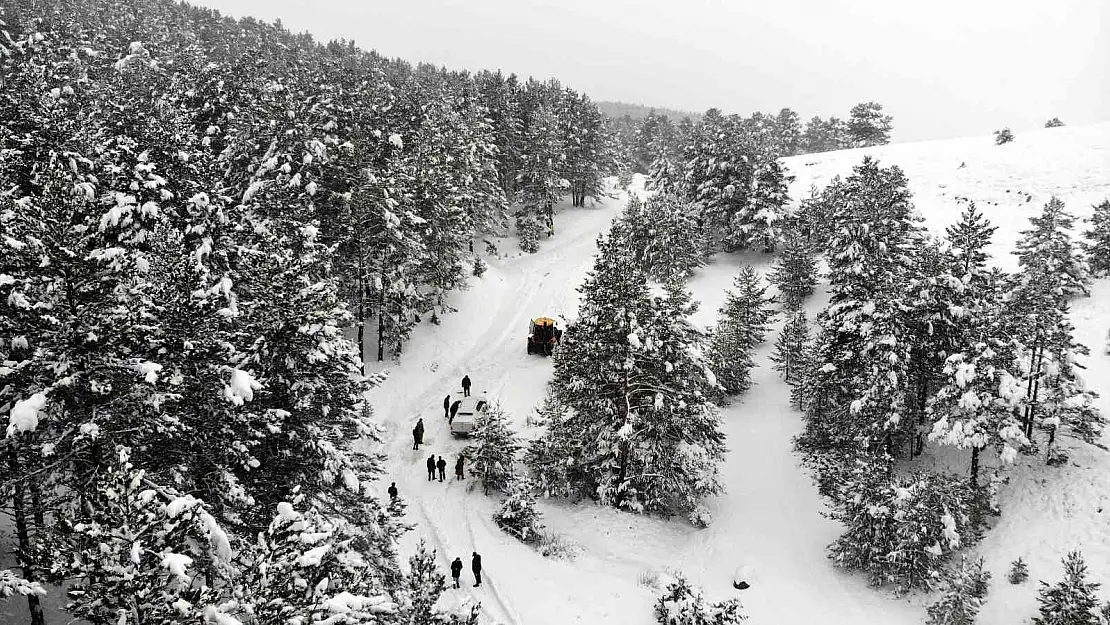 Erzincan'da 142 köy yolu kar ve tipiden ulaşıma kapandı
