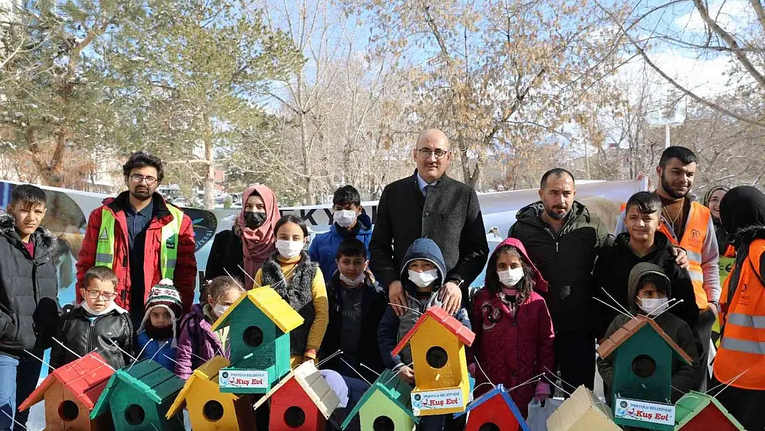 İpekyolu Belediyesinden kuşlara sıcak yuva
