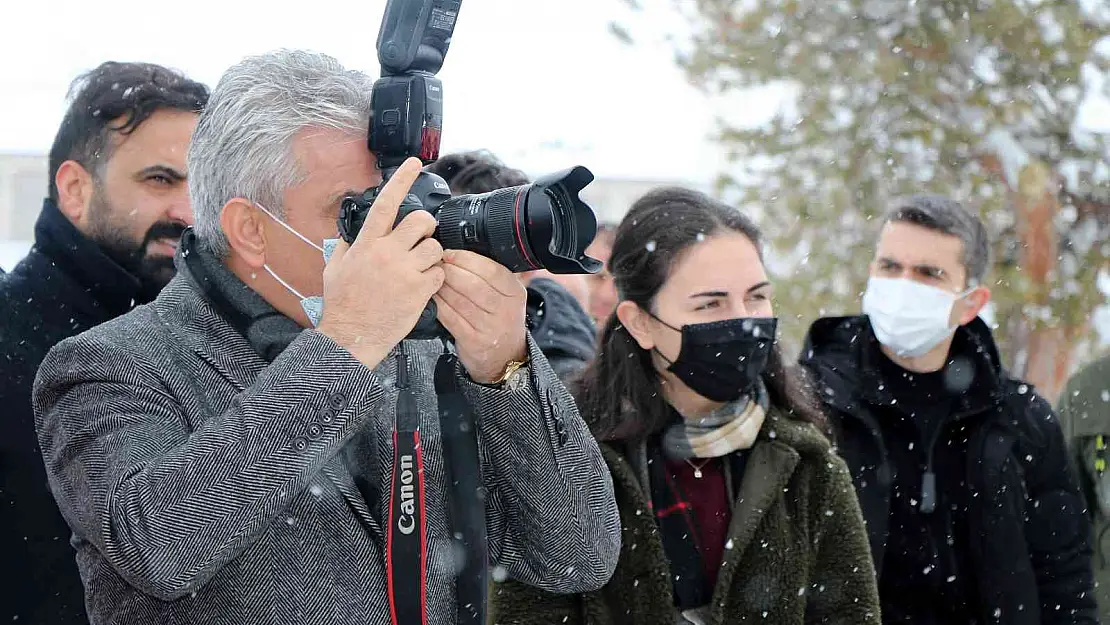 'Erzincan'da Kış Fotoğraf Maratonu' Vali Makas'ın deklanşöre basmasıyla başladı
