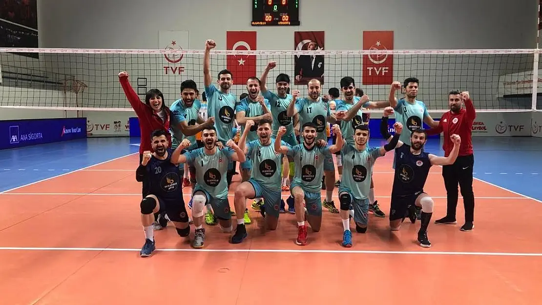 Hakkarili gençlerin voleybol başarısı