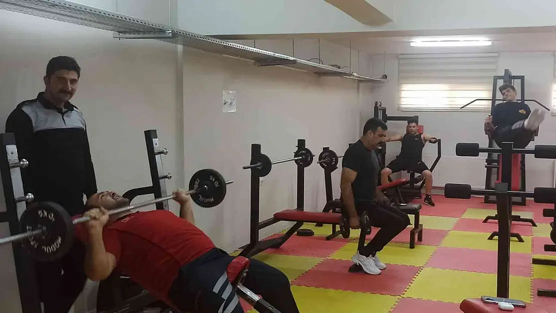 İtfaiye personeli spor ve eğitimlerle formda kalıyor
