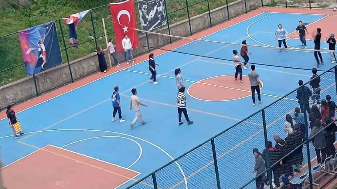 Patnos'ta Karma Voleybol Tartışması: Eğitim-İş ve STK'lar Karşı Karşıya