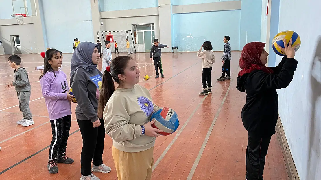 Patnos'ta Voleybol Eğitimleri Tüm Hızıyla Devam Ediyor!