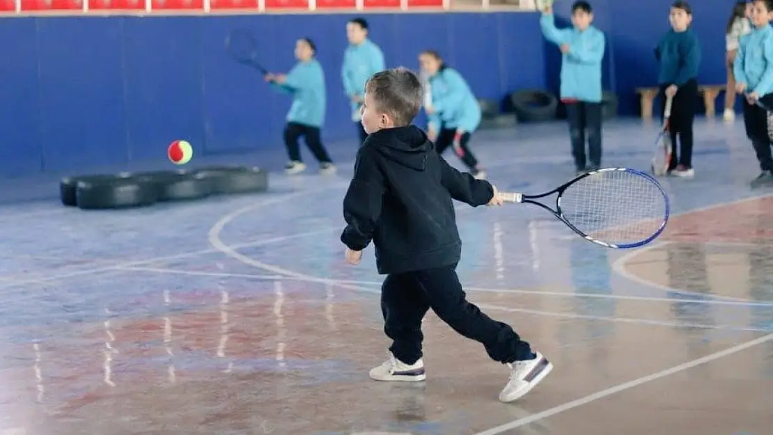 Tutak'ta Tenis Eğitimleri Tüm Hızıyla Devam Ediyor!