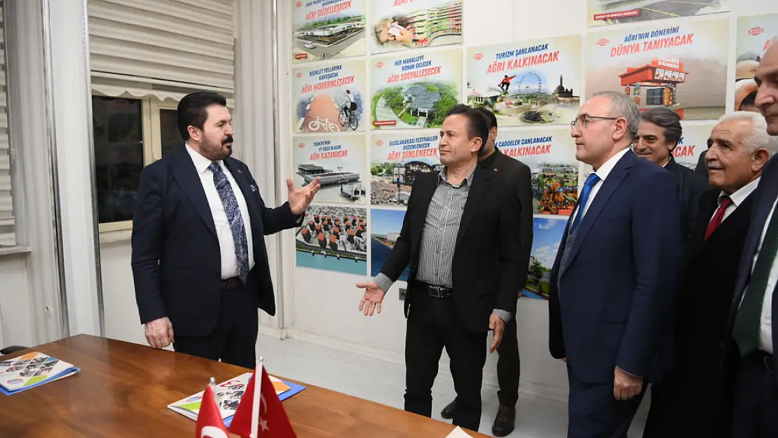 Tuzla Belediye Başkan'ı Şadi Yazıcı, Ağrı Belediye Başkan'ı Savcı Sayan'ı ziyaret etti