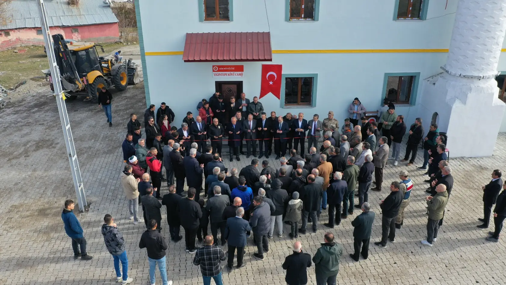 Ağrı'da Yığıntepe köyünde cami ibadete açıldı