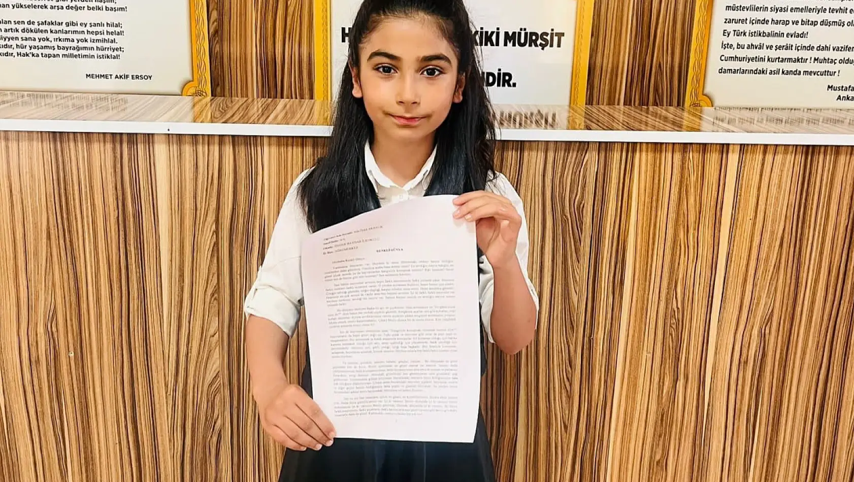 Ağrılı öğrenci 'Özel Çocuklara Özel Mektuplar Seçkisi' yarışmasında birinci oldu