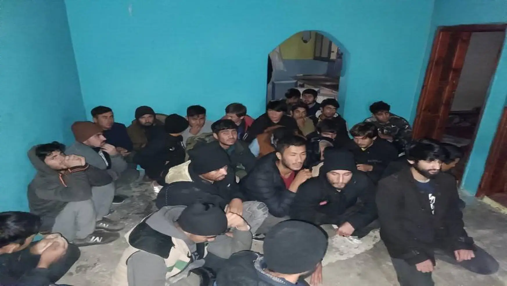 Ağrı'da 48 Afgan göçmen yakalandı
