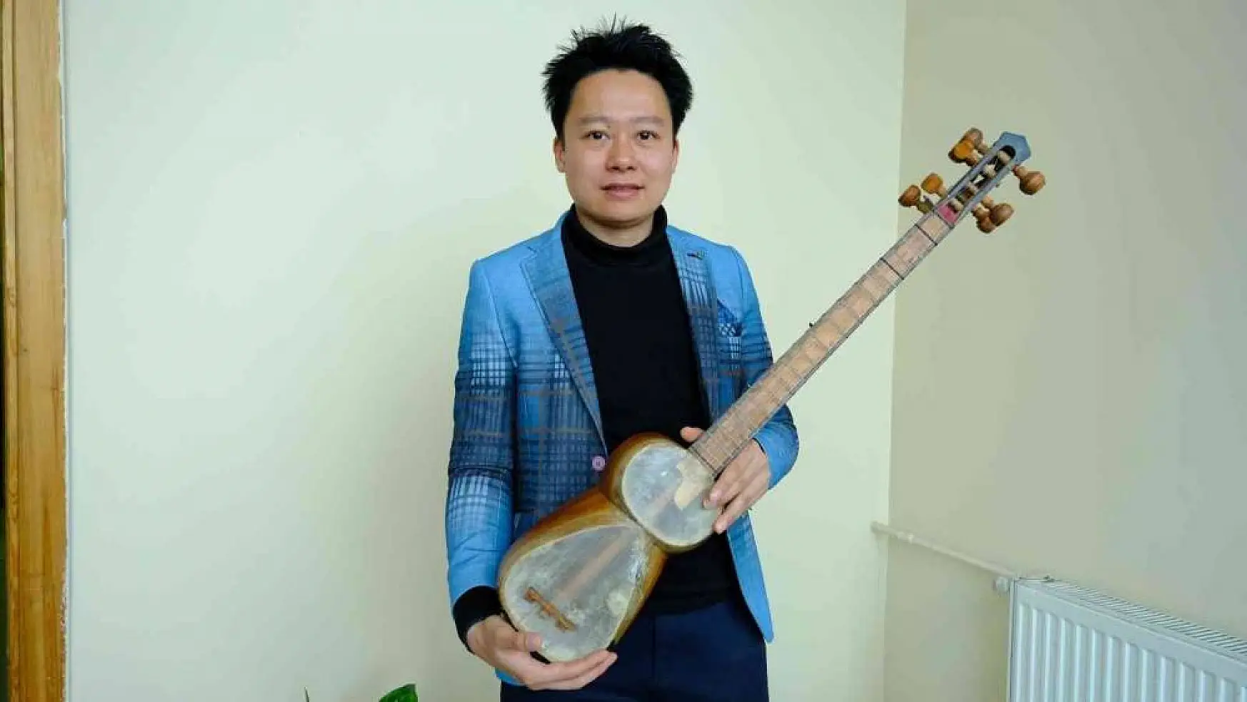 Çinli Brian'dan Yüksekovalılara Tar konseri
