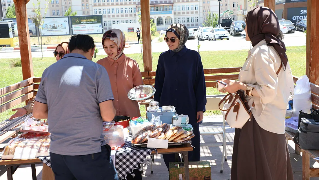 Ağrı Tek Yürek: SMA Hastası Kerem İçin Düzenlenen Kermese Yoğun İlgi!