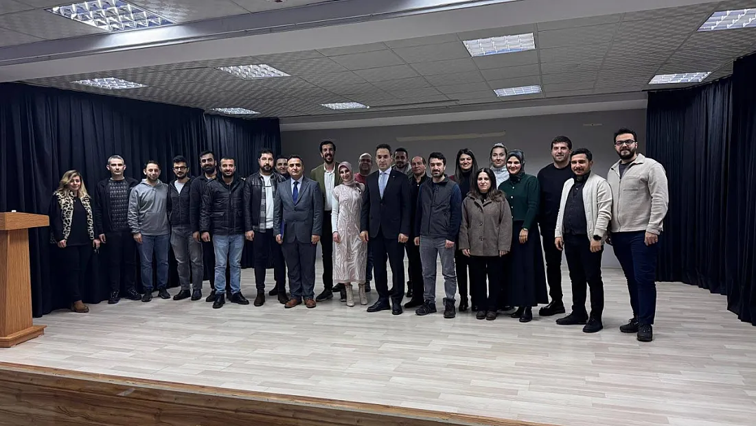 Patnos Yerleşkesinde “Bilim Adamının Çantası” Temalı Konferans Düzenlendi