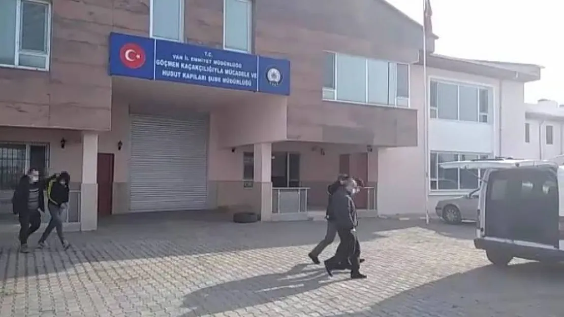 Van'da otelde 10 düzensiz göçmen yakalandı
