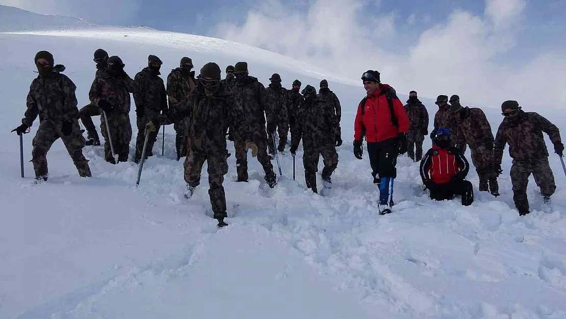 Çığ bölgesindeki canlar polise emanet
