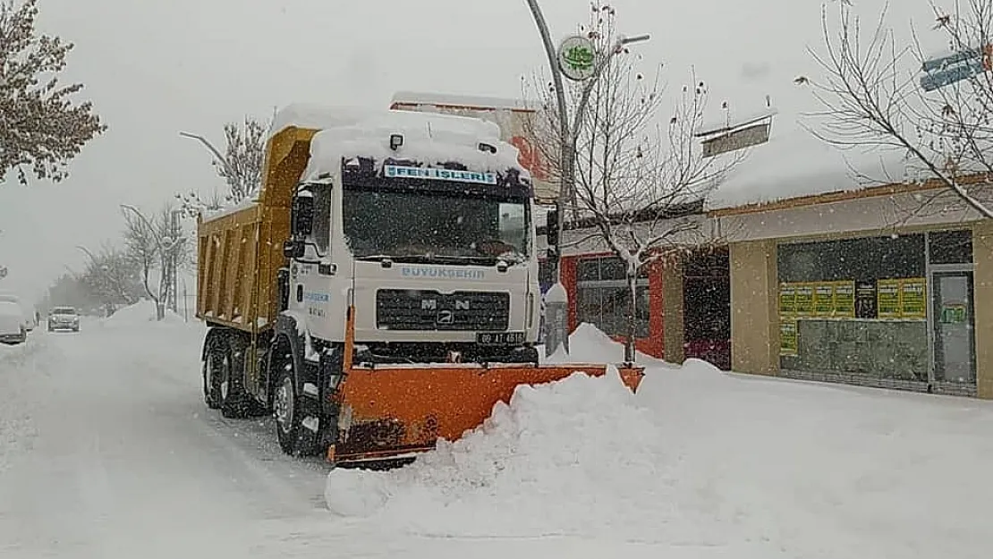 Tunceli'de 157 köy yolunu ulaşıma açma çalışmaları sürüyor
