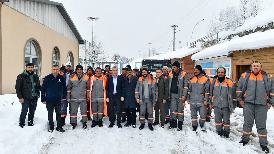 Çınar, temizlik personellerine teşekkür ziyaretinde bulundu
